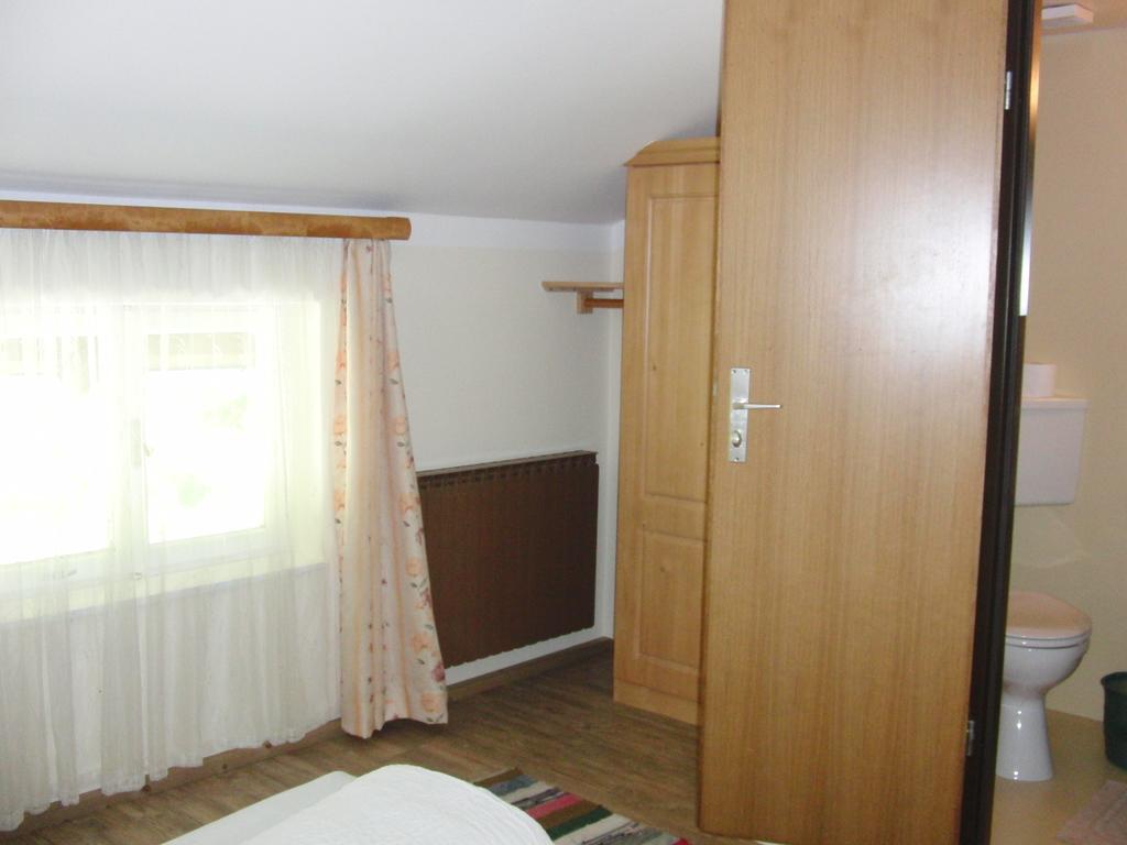 Gaestehaus Loithaler Fuegen Room photo